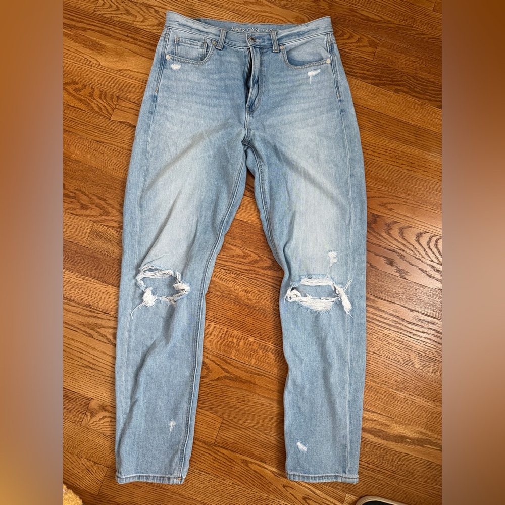 American Eagle Outfitters Light Blue Distressed Jeans